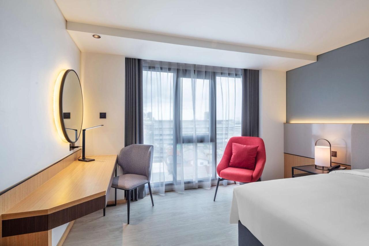 Best Western Click Sathorn 11 Bangkok Exteriör bild