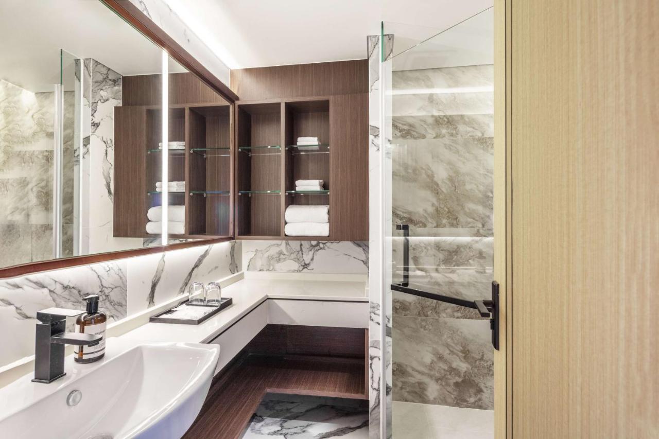 Best Western Click Sathorn 11 Bangkok Exteriör bild