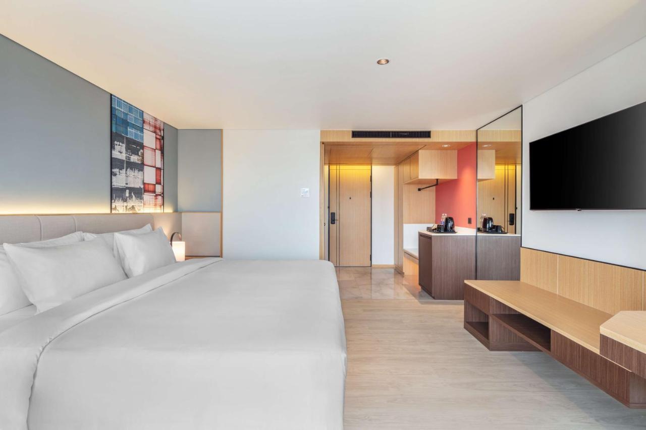 Best Western Click Sathorn 11 Bangkok Exteriör bild