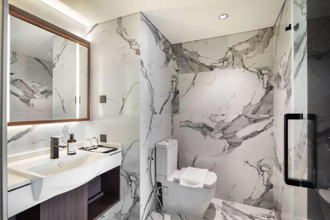 Best Western Click Sathorn 11 Bangkok Exteriör bild