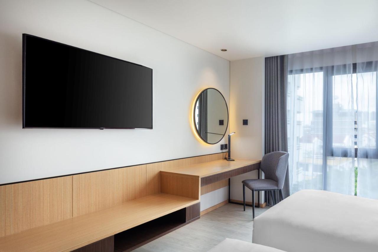 Best Western Click Sathorn 11 Bangkok Exteriör bild