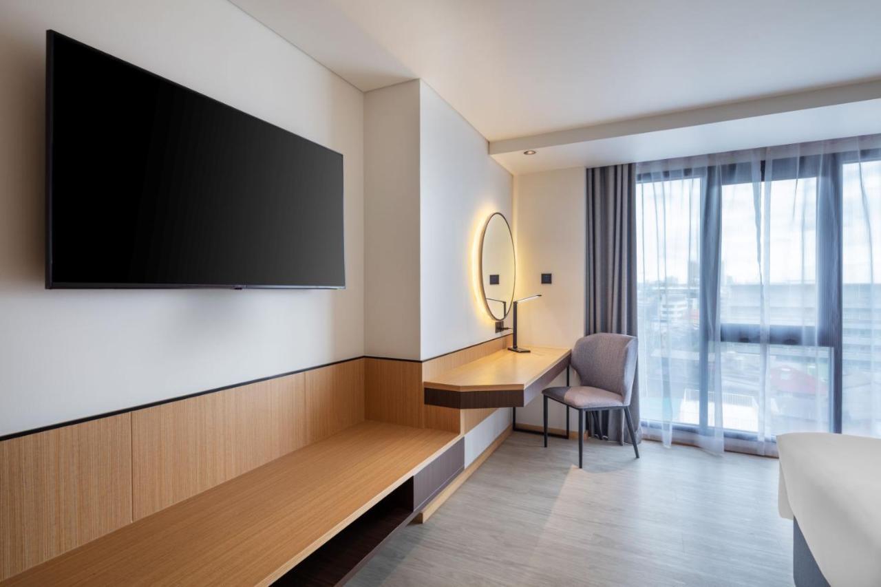 Best Western Click Sathorn 11 Bangkok Exteriör bild