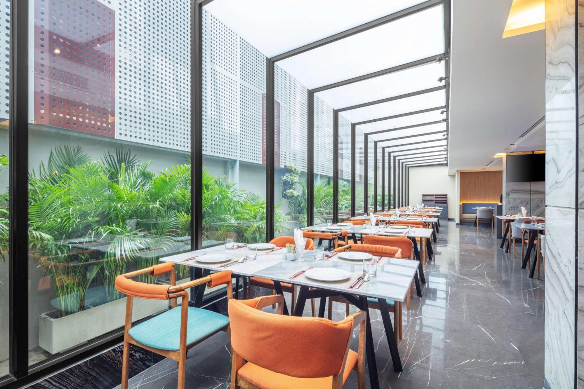 Best Western Click Sathorn 11 Bangkok Exteriör bild