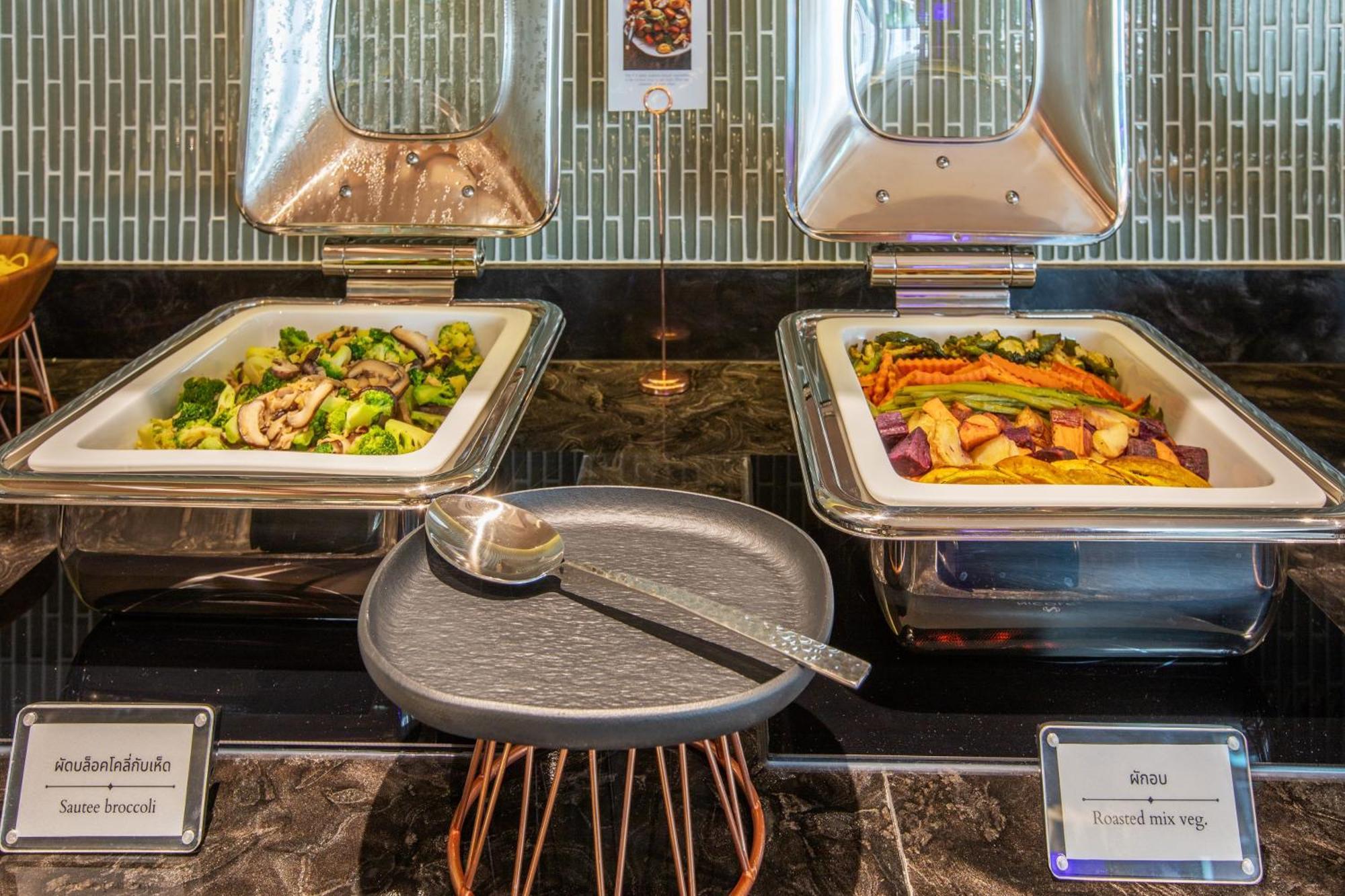 Best Western Click Sathorn 11 Bangkok Exteriör bild